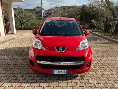 Usata Peugeot 107 Allure 68 CV (50 kW) 2010 Utilitaria