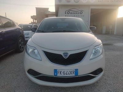 Usata Lancia Ypsilon Gold 69 CV (50 kW) 2017 Beige Utilitaria