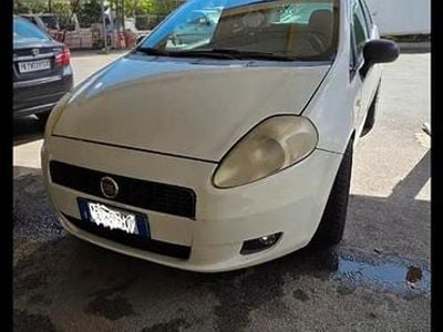 Usata Fiat Grande Punto Dynamic 90 CV (66 kW) 2008 Bianco Utilitaria