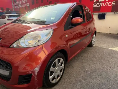 Usata Peugeot 107 54 CV (39 kW) 2010 Other Utilitaria
