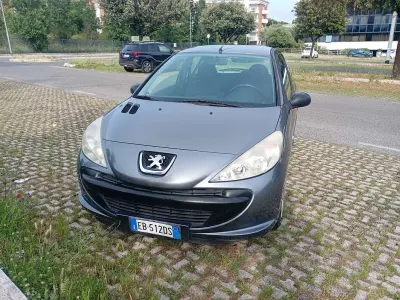 Usata Peugeot 206 60 CV (44 kW) 2010 Argento Berlina