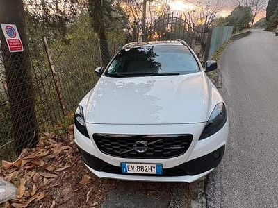 Usata Volvo V40 115 CV (84 kW) 2015 Bianco Utilitaria