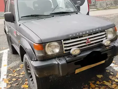 Usata Mitsubishi Pajero 115 CV (84 kW) 2001 Grigio SUV