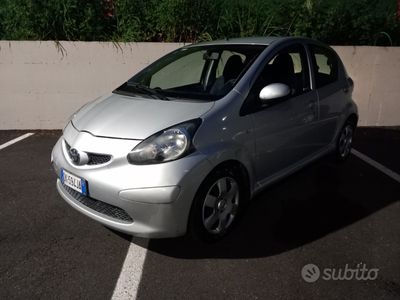 usata Toyota Aygo automatica 90000 km uni pro