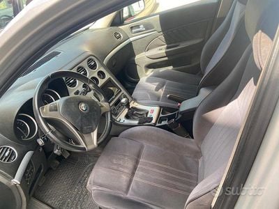 Usado Alfa Romeo 159 120 CV (88 kW) 2007 Gris Familiar