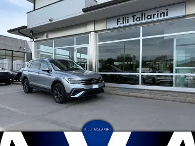 Usata VW Tiguan Allspace Life 150 CV (110 kW) 2021 Pyrit silver metallizzato SUV