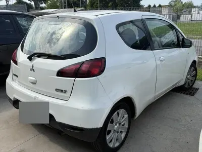 Usata Mitsubishi Colt 75 CV (55 kW) 2009 Bianco Utilitaria