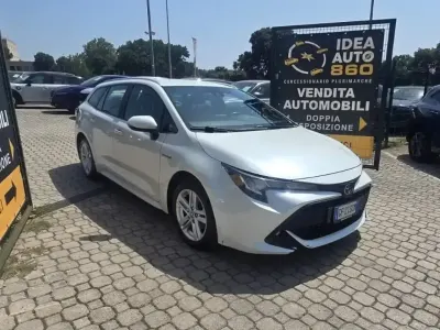Usata Toyota Corolla Business Edition 98 CV (72 kW) 2021 Bianco Station wagon