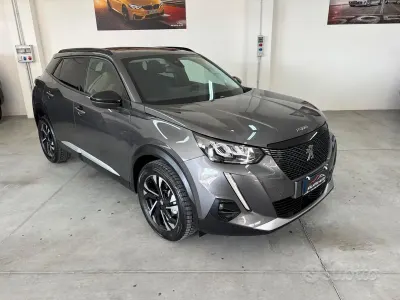 Usata Peugeot 2008 Allure 110 CV (80 kW) 2021 Grigio SUV