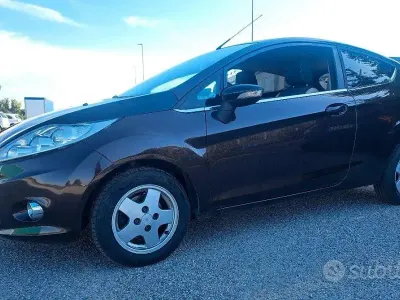 Usata Ford Fiesta Titanium 92 CV (67 kW) 2009 Viola Berlina