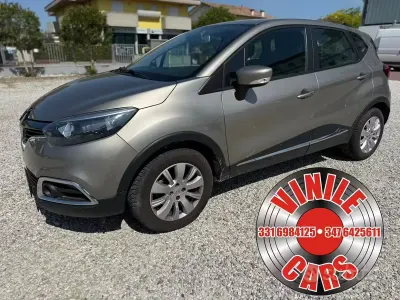 Usata Renault Captur 90 CV (66 kW) 2015 Grigio SUV