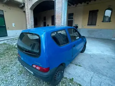 Usata Fiat 600 54 CV (39 kW) 2003 Blu Berlina