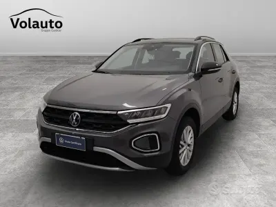 Usata VW T-Roc Life 150 CV (110 kW) 2024 Grigio SUV