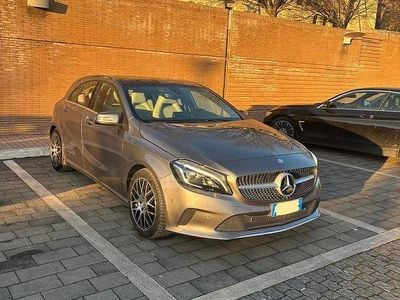 Usata Mercedes A200 134 CV (98 kW) 2016 Grigio Berlina
