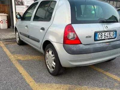 Usata Renault Clio 58 CV (42 kW) 2002 Berlina