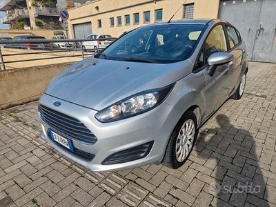 Usata Ford Fiesta 60 CV (44 kW) 2014 Grigio Utilitaria