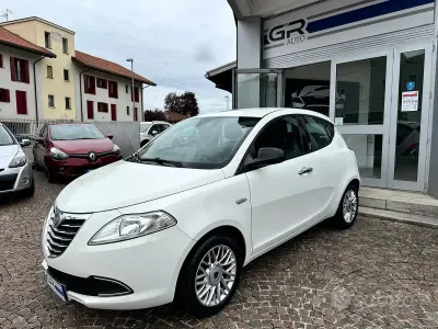 Usata Lancia Ypsilon 95 CV (69 kW) 2014 Bianco Utilitaria