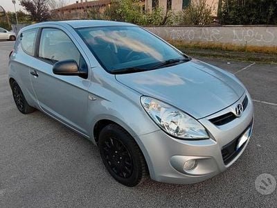 Usata Hyundai i20 78 CV (57 kW) 2009 Grigio Utilitaria