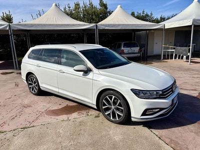 Usata VW Passat Executive 190 CV (139 kW) 2019 Bianco Station wagon