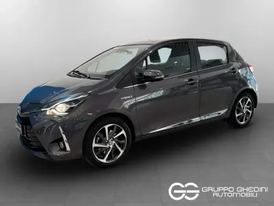 Usata Toyota Yaris Hybrid Style 73 CV (53 kW) 2018 Grigio Berlina