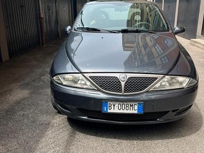 Lancia Ypsilon