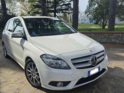 Usata Mercedes B180 109 CV (80 kW) 2013 Bianco Monovolume
