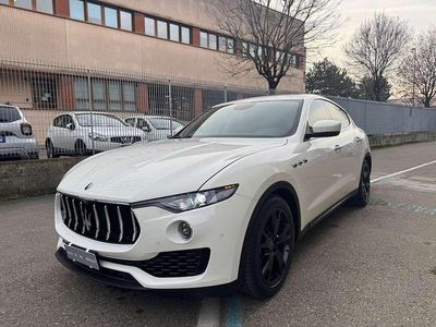 Bianco Usata 2021 Maserati Levante SUV | 38.900 € (Buon prezzo)