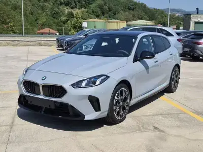 Nuova BMW 120 M Sport 163 CV (119 kW) 2026 Grigio Utilitaria