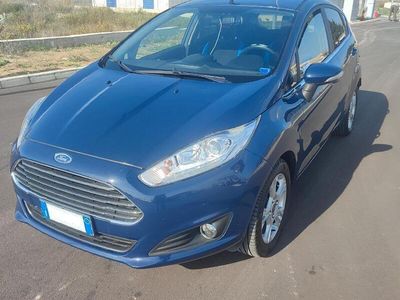 Usata Ford Fiesta Titanium 97 CV (71 kW) 2016 Blu Utilitaria