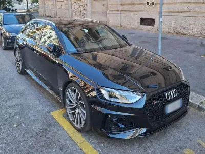 Usata Audi RS4 Comfort 450 CV (330 kW) 2022 Nero Station wagon