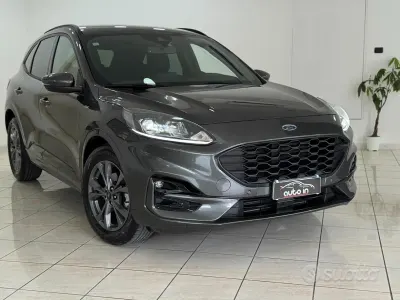 Usata Ford Kuga ST-Line 120 CV (88 kW) 2022 Grigio SUV