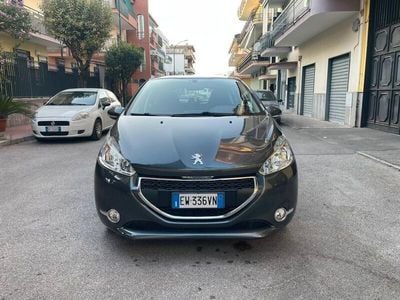 Usata Peugeot 208 82 CV (60 kW) 2014 Nero Utilitaria