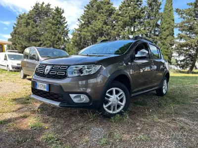 Usata Dacia Sandero Stepway 90 CV (66 kW) 2019 Marrone Berlina