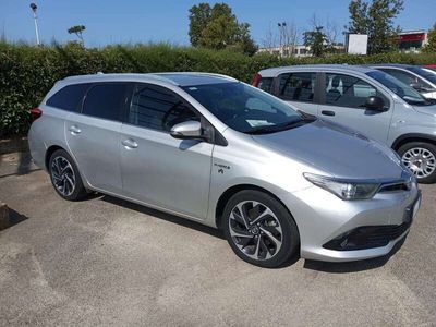 Usata Toyota Auris Hybrid Executive 99 CV (72 kW) 2016 Argento Station wagon