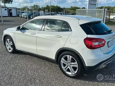 Usata Mercedes GLA200 Premium 136 CV (100 kW) 2015 Bianco SUV