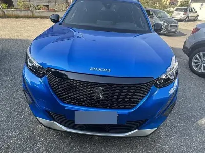 Usata Peugeot 2008 131 CV (96 kW) 2023 Blu SUV