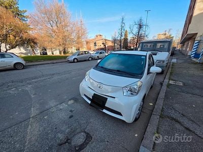Usata Toyota iQ 98 CV (72 kW) 2011 Bianco Utilitaria