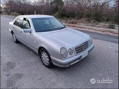 Usata Mercedes E250 113 CV (83 kW) 1998 Berlina