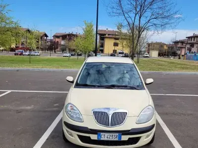 Usata Lancia Ypsilon 60 CV (44 kW) 2007 Beige Utilitaria