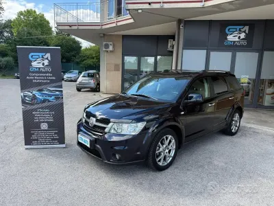 Usata Fiat Freemont Lounge 170 CV (125 kW) 2012 Blu SUV