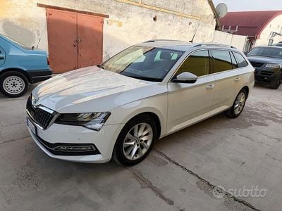 Usata Skoda Superb Style 200 CV (147 kW) 2021 Bianco Station wagon