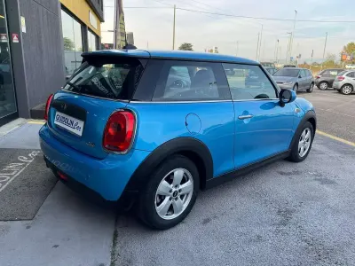 Usata Mini ONE 75 CV (55 kW) 2017 Blu/azzurro Utilitaria