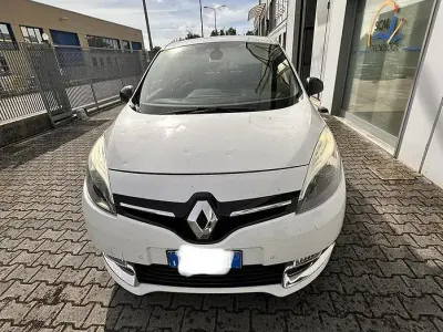 Usata Renault Scenic E-Tech 150 CV (110 kW) 2014 Bianco Monovolume