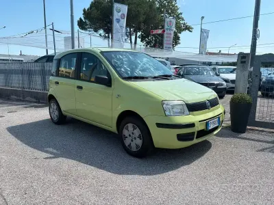 Usata Fiat Panda Active 54 CV (39 kW) 2004 Verde Utilitaria