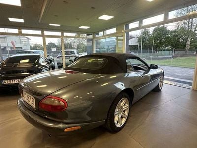Jaguar XK8