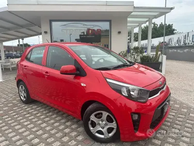 Usado Kia Picanto City 65 CV (47 kW) 2020 Rojo Utilitario