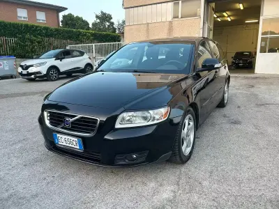 Usata Volvo V50 109 CV (80 kW) 2010 Nero Station wagon