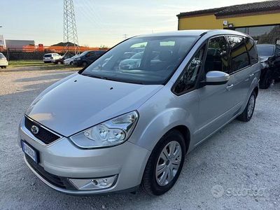 Begagnad Ford Galaxy 125 HK (91 kW) 2007 Grå Minibuss