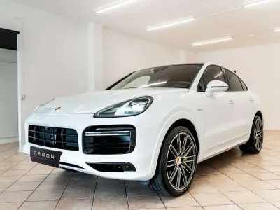 Usata Porsche Cayenne Coupe Turbo S E-Hybrid 549 CV (403 kW) 2023 Bianco SUV