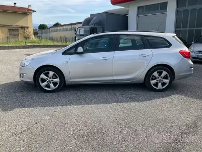 Usata Opel Astra S 110 CV (80 kW) 2013 Grigio Station wagon